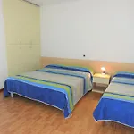 Beachside Comfort On First Floor Апартаменти