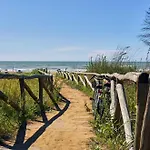 Beachside Comfort On First Floor Апартаменти Бібіоне