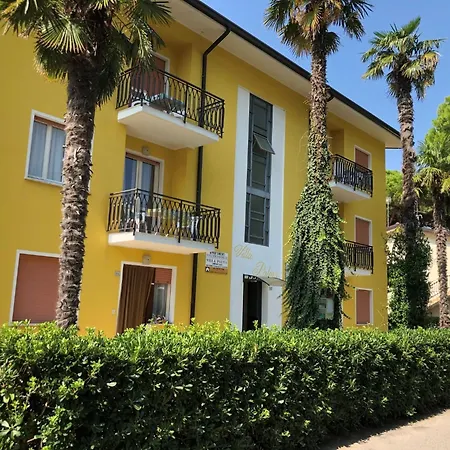 Апартаменти Beachside Comfort On First Floor