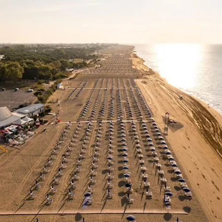 Lägenhet Beachside Comfort On First Floor *