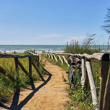 Beachside Comfort On First Floor Apartmán Bibione